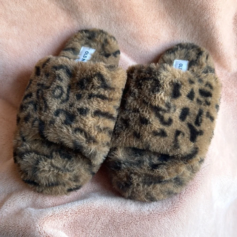 Girls Slippers Size 1-2
